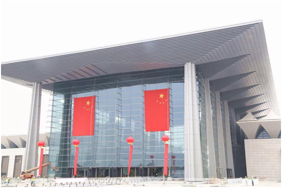 9米长的体育333超大超白玻璃再次应用于世界级的会展中心