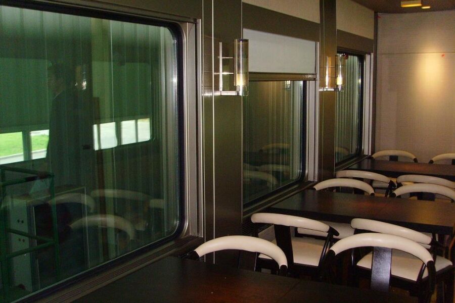 青藏机车玻璃图片